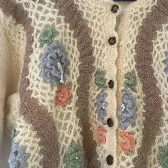 Handmade Vintage Floral Knit Cardigan – Size 13 – One-of-a-Kind! - Picture 4 of 9